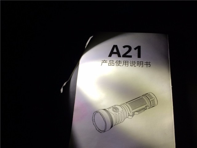 一射就是一大片，务本A214200流明直充强光手电实测
