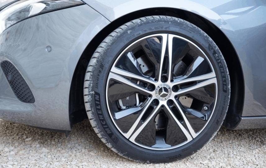 奔驰第一代4系,奔驰a级2023款深度评测