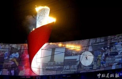 李宁拿大哥大短袖,2018年李宁纽约时装周