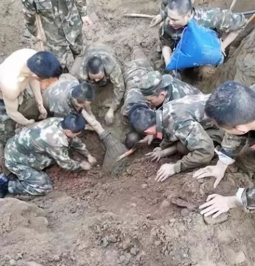 中国军人的身躯究竟背负着怎样的责任和使命?这几张图片告诉你!