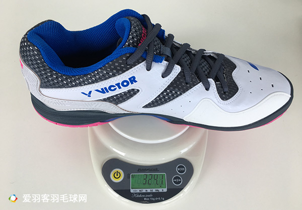 胜利8510和9200哪个好,胜利p8510羽毛球鞋测评