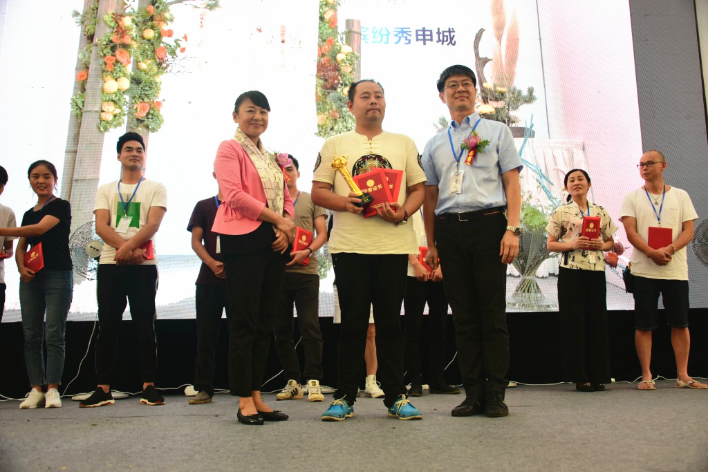 虹桥古玩城举行插花“世界杯”选拔赛