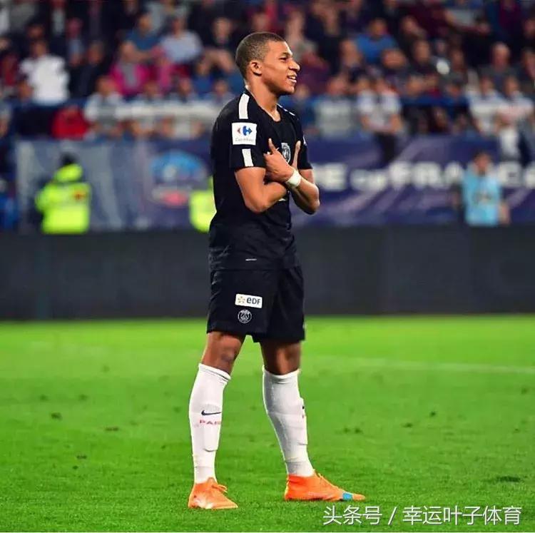 姆巴佩换球鞋,姆巴佩97秒进2球球鞋