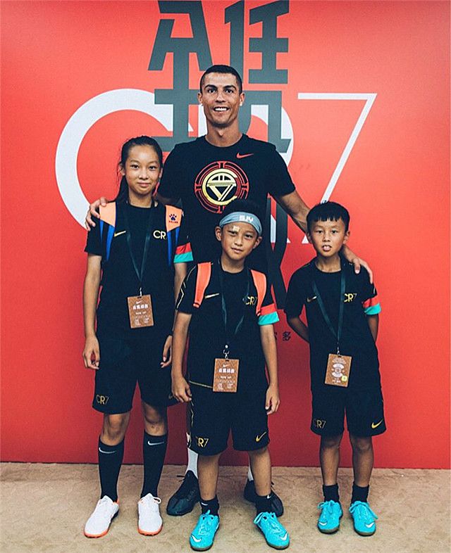 高晓松没错！C罗团队迟到早走爆粗口实属耍大牌，最没道德是翻译