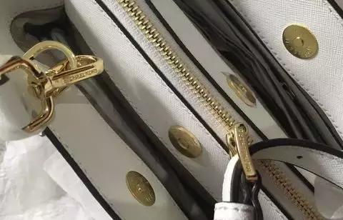 怎么区分正品和高仿的mk,mk正品和仿品能看出来吗