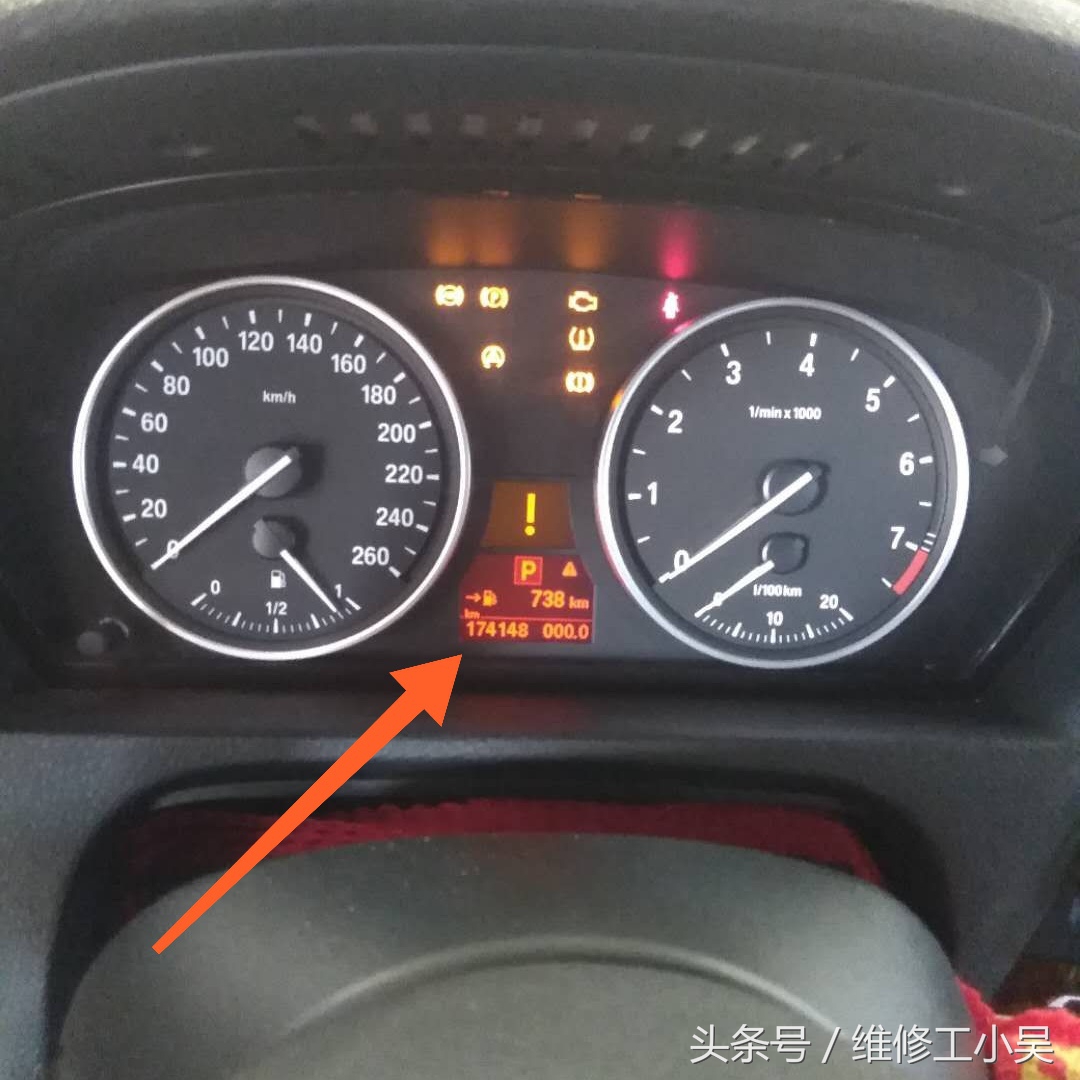 11款宝马x5发动机漏油修多少钱,10年的宝马x5烧机油