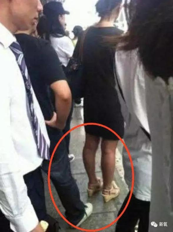 注意!这群人靠*拍偷**女生裙底月入过万!