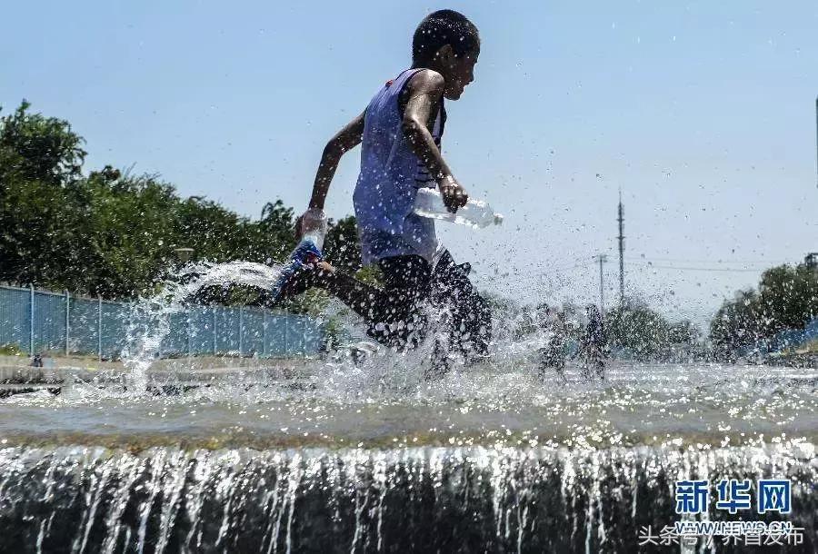 高温高湿如何防止中暑,高温天气多喝水注意身体防中暑
