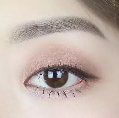 单眼皮适合的画眼线方法,单眼皮不同眼型怎么画眼线