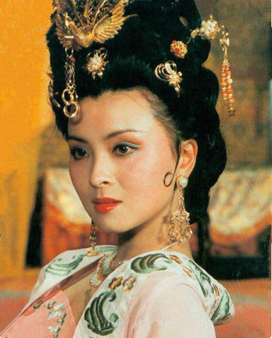 90年代女歌手林芳兵,林芳兵周洁哪个更美