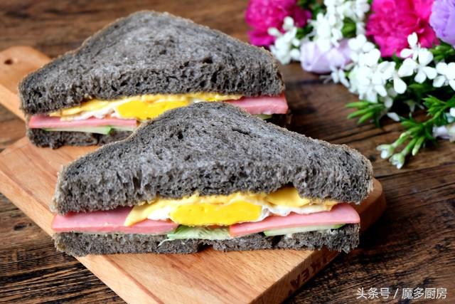 快手早餐10分钟搞定松饼式三明治,简单又美味五分钟搞定早餐三明治