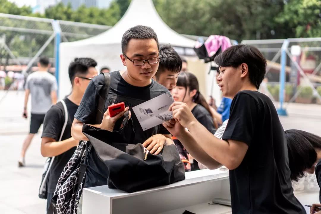 娼椈蹇salomon鍙戝竷鍏ㄦ柊铻嶅悎,娼椈蹇