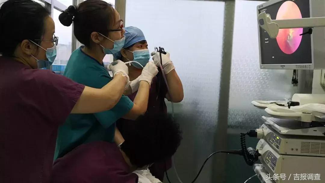 12个月小孩异物卡喉,孩子被鸡骨卡气管视频