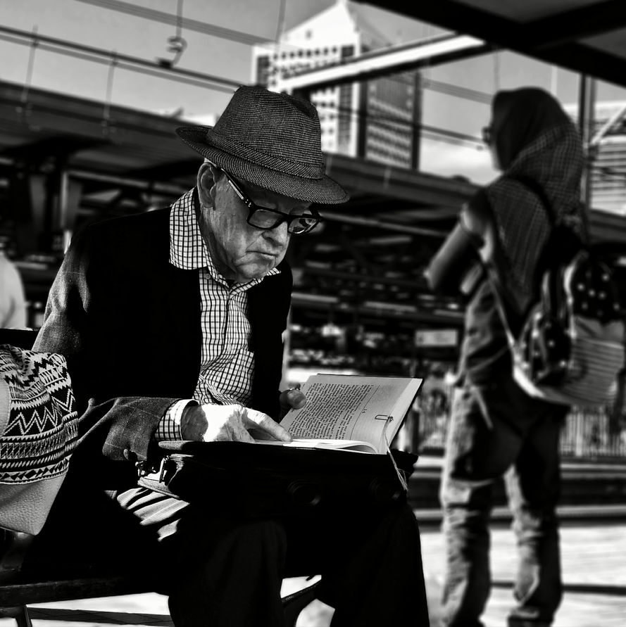 网红是怎么通过拍视频赚钱的,怎么拍照做网红赚钱