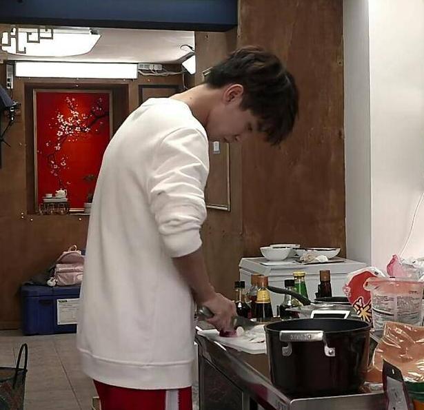 王俊凯被蚊子咬眼睛,王俊凯洋葱片段