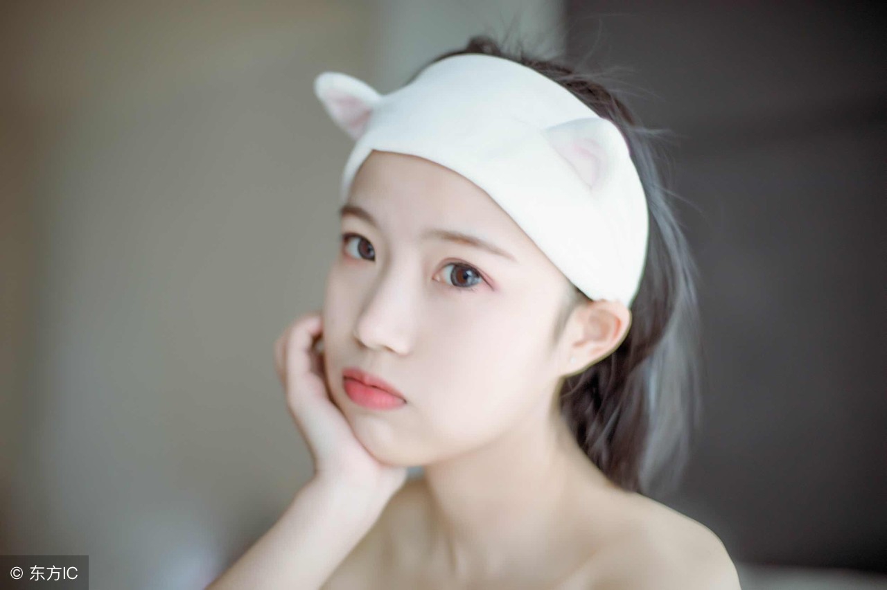 皮肤晒后泛红怎么修复,太阳晒后脸上发红痒