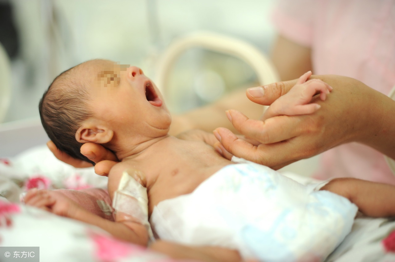 宝宝头睡偏了怎么纠正用什么枕头,宝宝的头睡偏了怎么补救