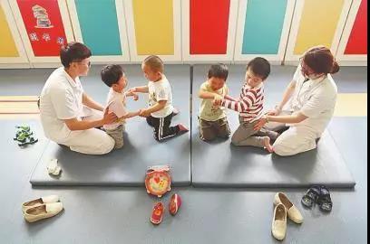 脑瘫患儿康复治疗2周有无意义,脑瘫一岁宝宝康复训练