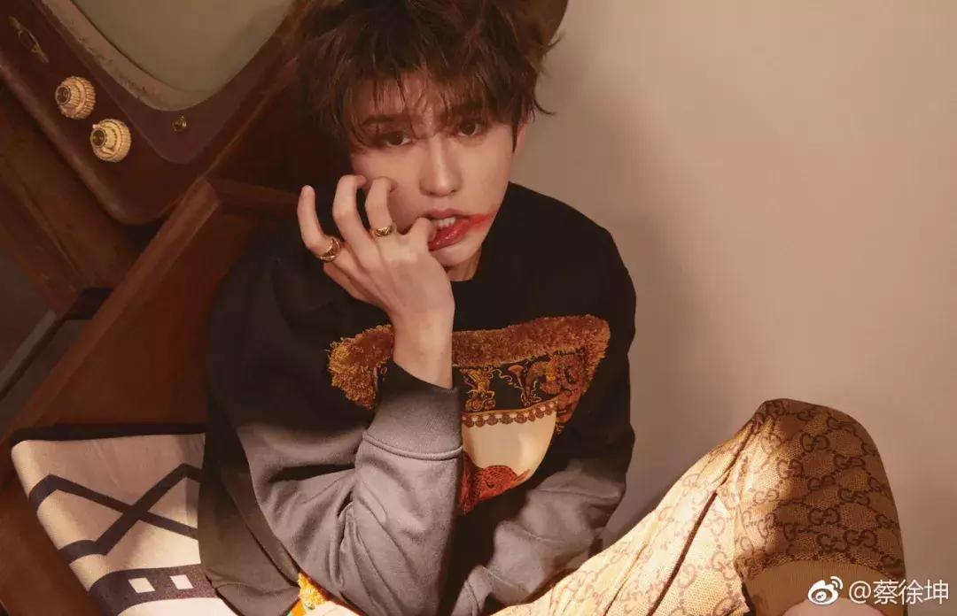 易烊千玺代言口红是哪一款,易烊千玺说送谢娜口红音频