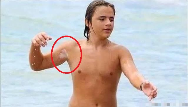 迈克尔杰克逊第二任妻子近况,迈克尔杰克逊二婚为何离婚