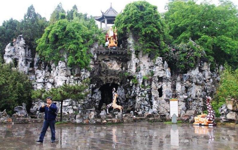 暑假旅游安徽附近景点攻略,安徽附近旅游景点推荐秋冬