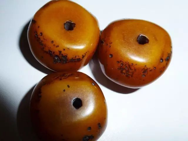 玩说｜别搓了，再搓您这老蜜蜡，都有塑料味了！