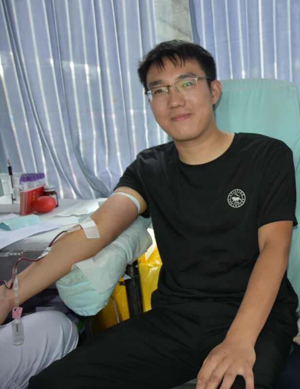 白衣天使无偿献血爱心传递,无偿献血传递爱心有爱就有希望