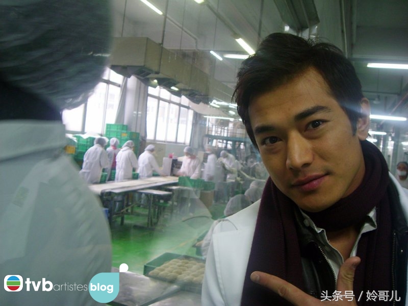 男子选美出身，陷入富婆*养包**丑闻险遭雪藏，走红无望改开餐厅