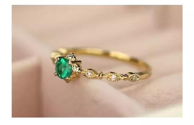 别光盯着宝石大不大！戒托选不对再好的戒指都白费