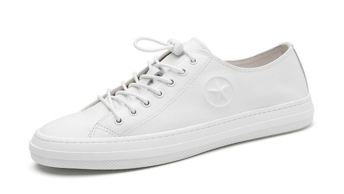 张云龙魅力视频,张云龙在球场上奔跑