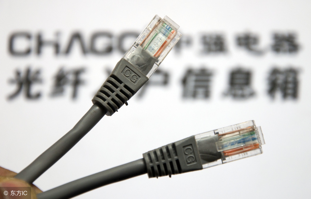 装修时，家里走网线还是光纤？内行人一对比，终于知道选哪个了