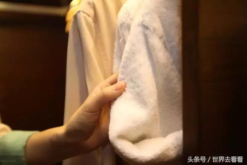 美女博士当“酒店试睡员”在旅游中挣钱