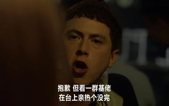 受不了原生家庭的疼，他选择杀死自己来获得重生