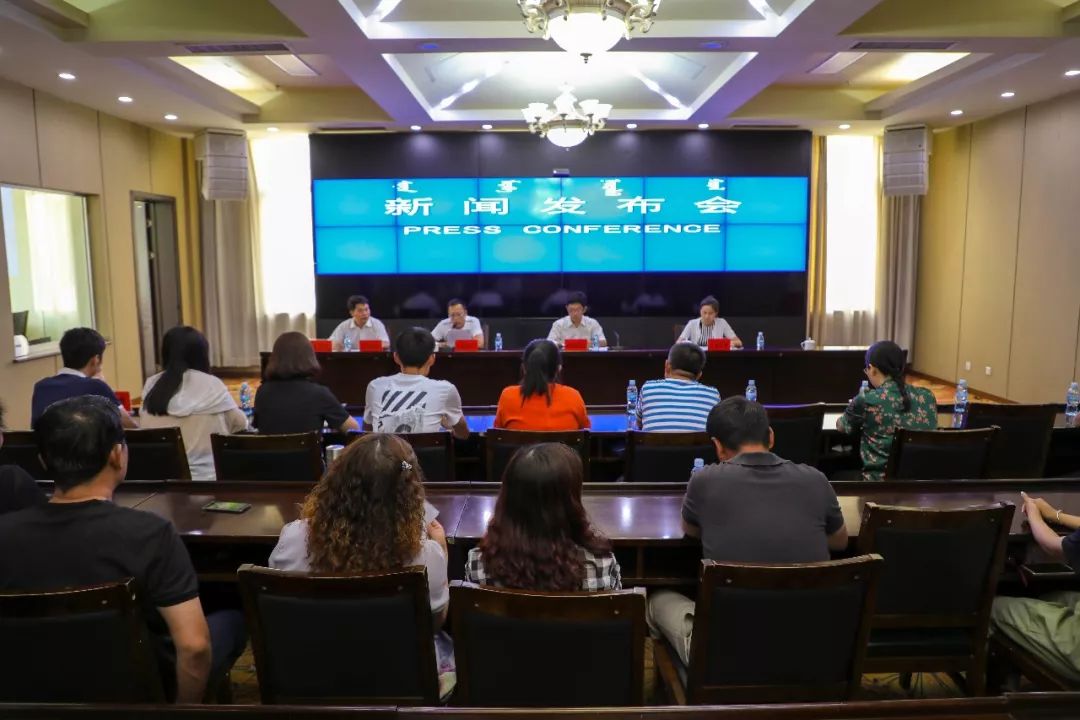 东胜召开新闻发布会，宣布将打造鄂尔多斯非洲草原野生动物世界项目