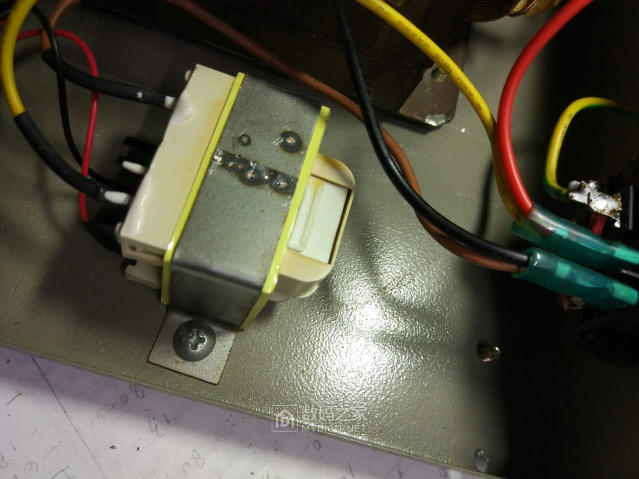 怎样拆微波炉变压器才能改点焊机,报废微波炉改点焊机
