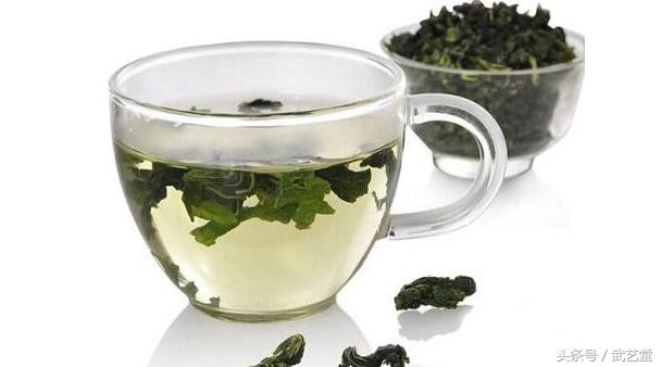 如何将便秘“连根拔起”？这些材料冲茶喝，肠道通了，肚腩也消了