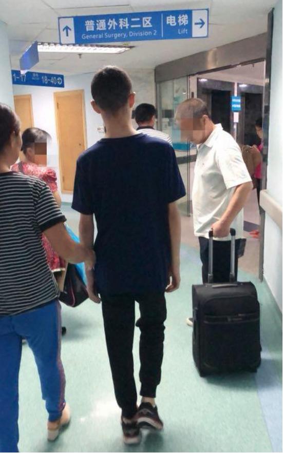 漏斗胸男怎么自己矫正,成年人漏斗胸保守治疗方法