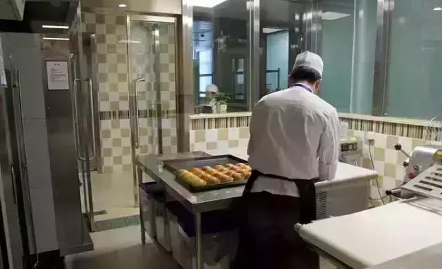 重庆这些“土豪”学校，从幼儿园开始就读不起了……