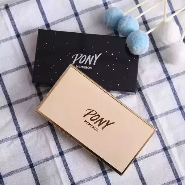 玛可安迪星空幻彩流沙10色眼影,适合新手的平价眼影盘推荐