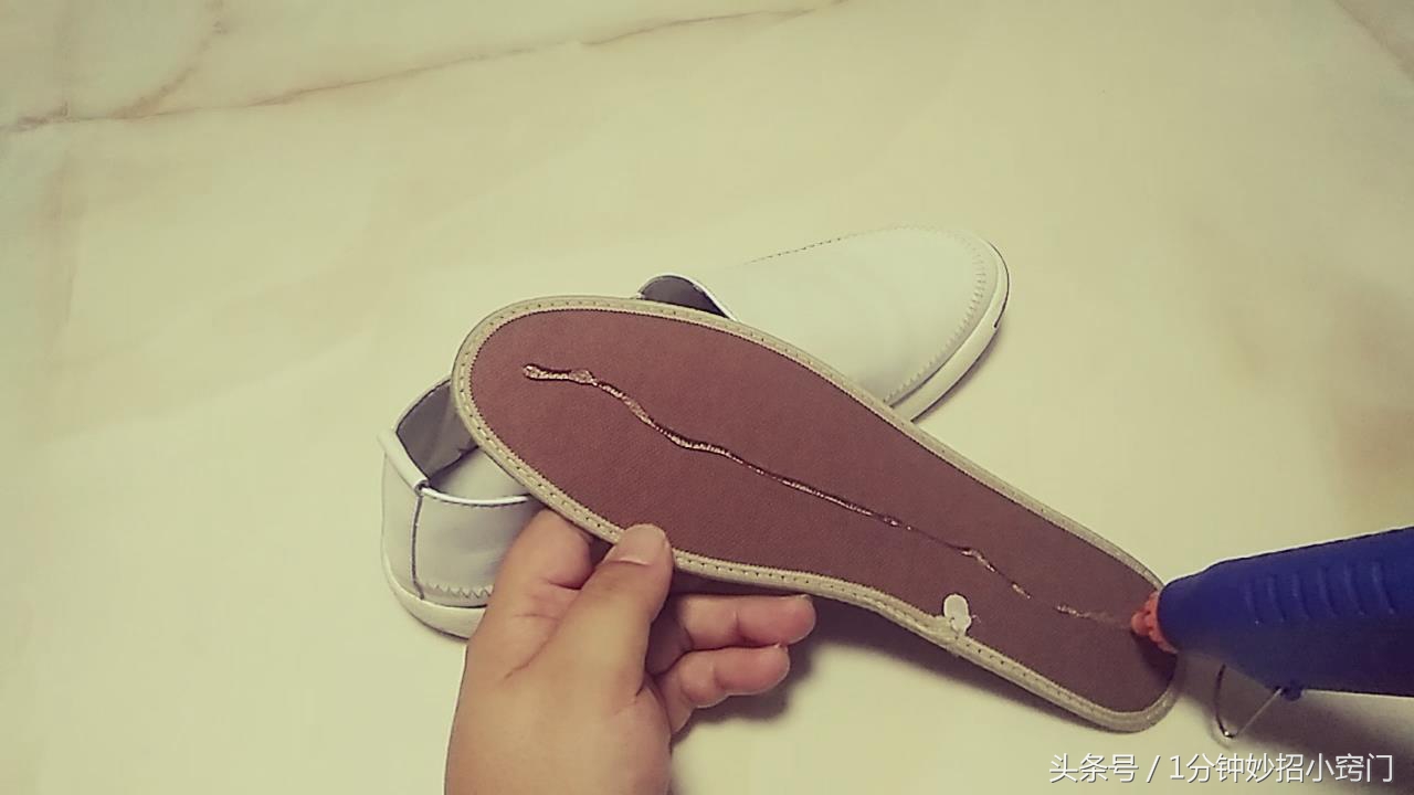 怎么样让鞋垫不往后跑的小方法,防止鞋垫往前跑的小窍门
