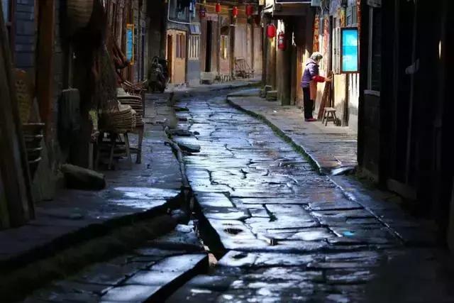 离乐山比较近的风景区,离乐山最近的古镇