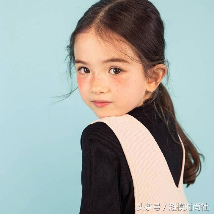 最美混血小女孩中国,混血萝莉雀斑小女孩