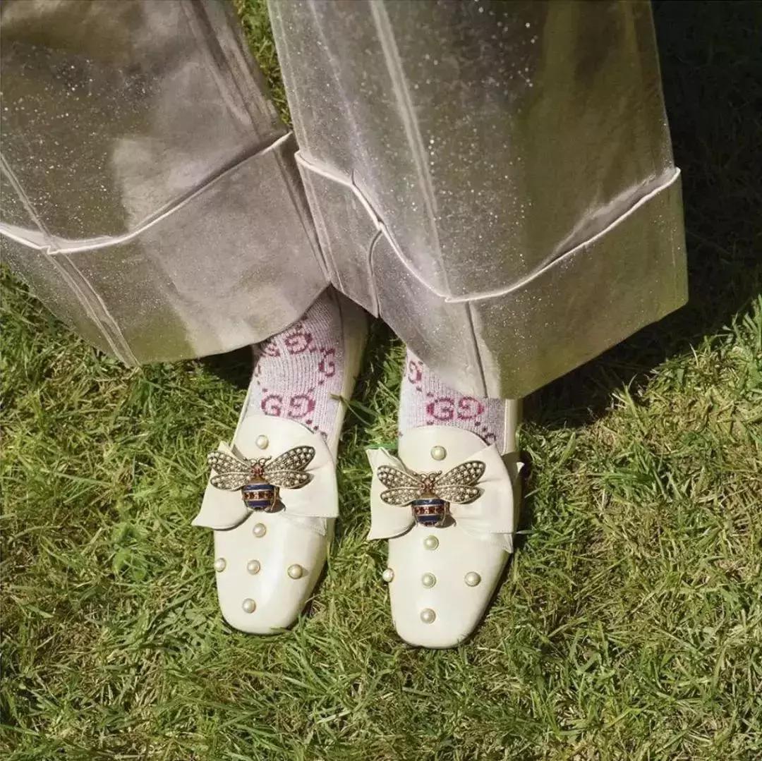 别再穿老土的棉鞋了,今年最流行的老爹鞋五十岁穿