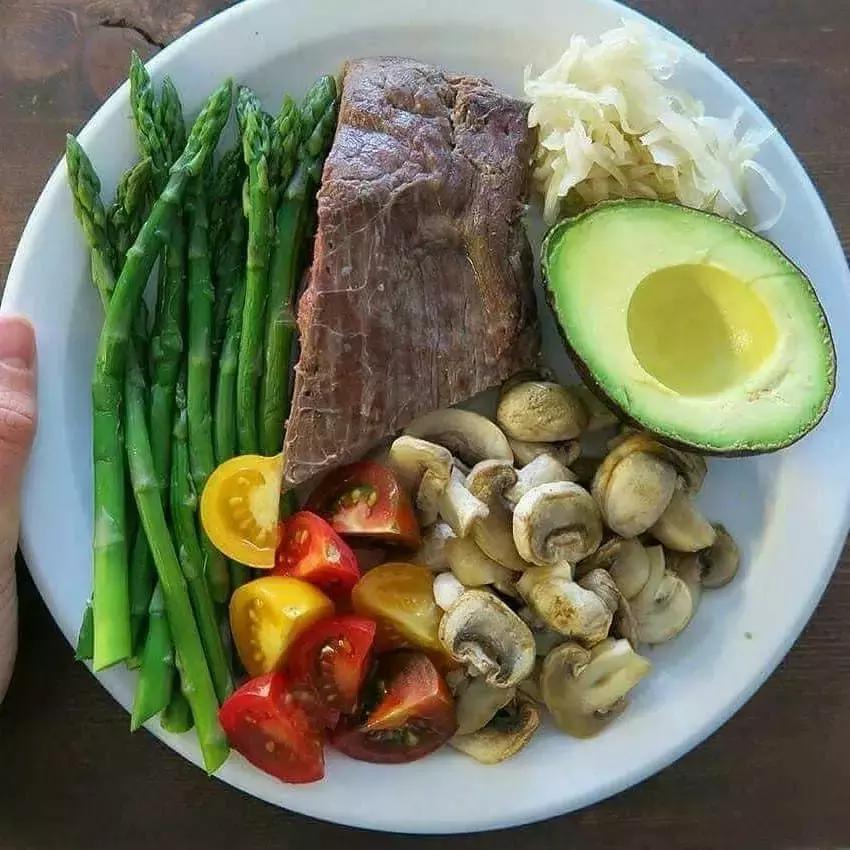 小腹肌胀痛怎么锻炼,练腹肌不伤腰速成腹肌的动作