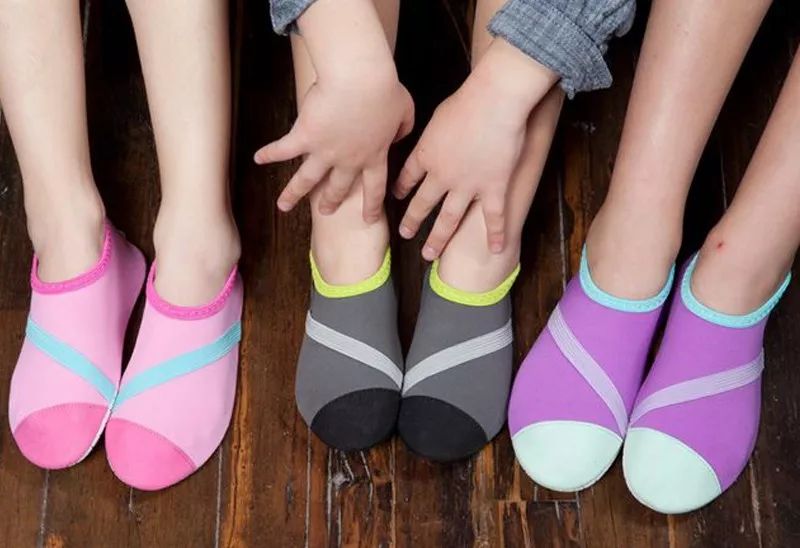 蔡少芬同款小白鞋,蔡少芬生活真美好同款乐福鞋