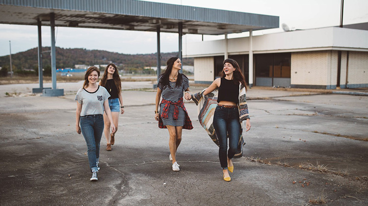 女性泌尿系统感染用什么方法,女性怎么避免泳池感染