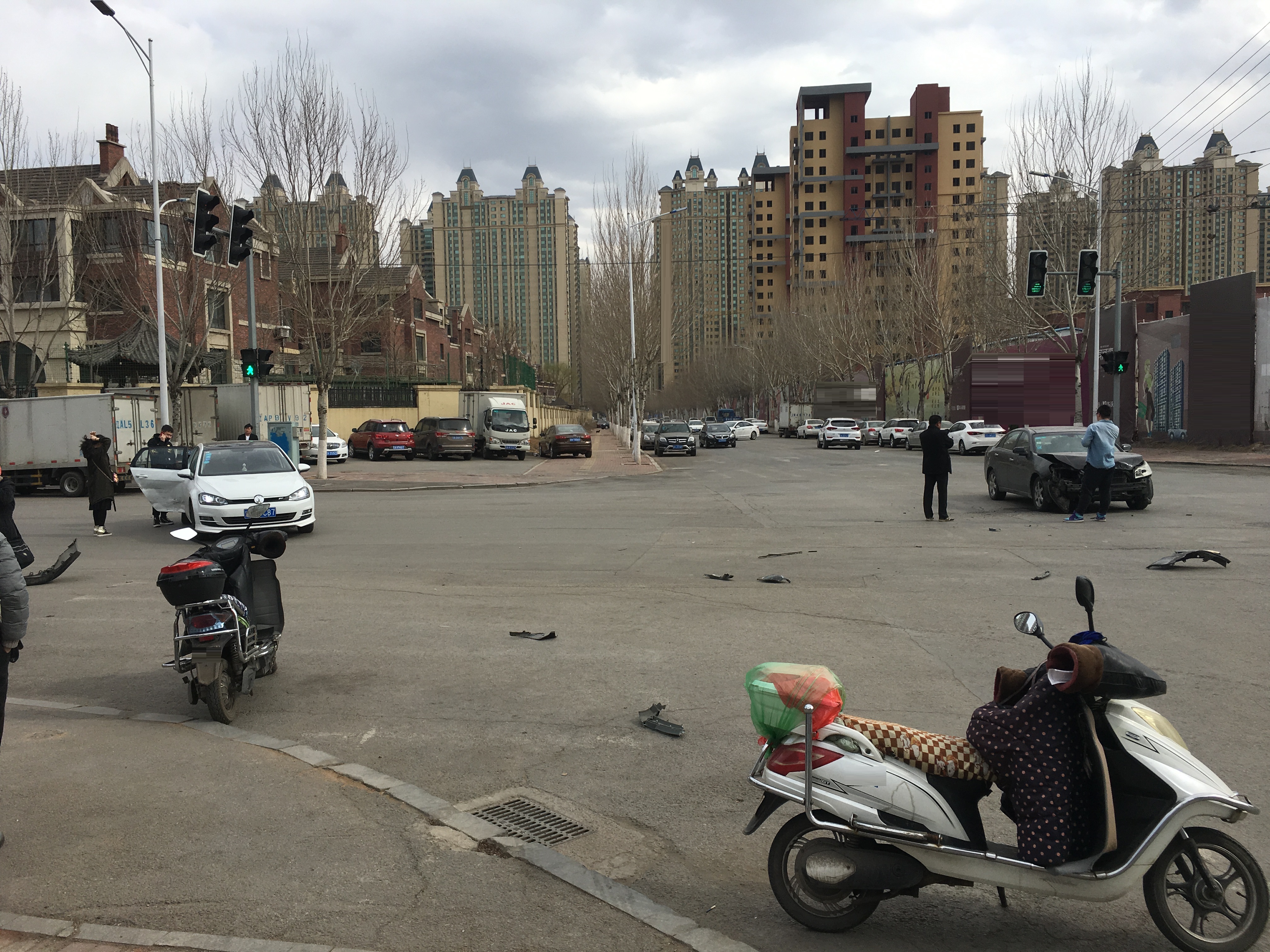 对方撞人了不闻不问怎么办,撞人了对方不负责怎么处理