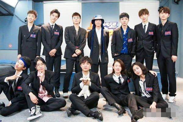 明日之子第二季华晨宇文兆杰视频,明日之子2文兆杰视频