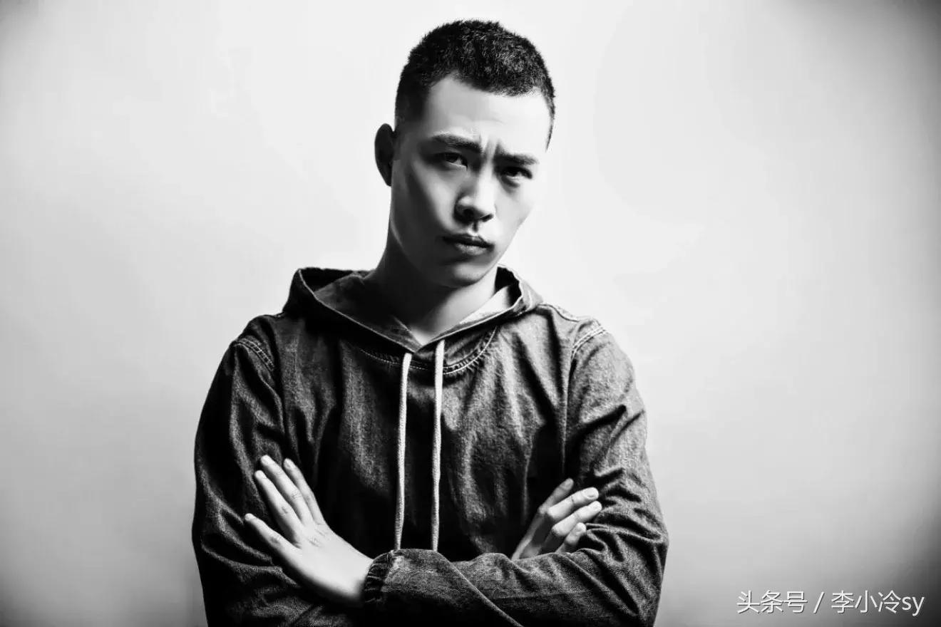 鏂楅奔qq椋炶溅涓绘挱,鏂楅奔涓绘挱榛戝