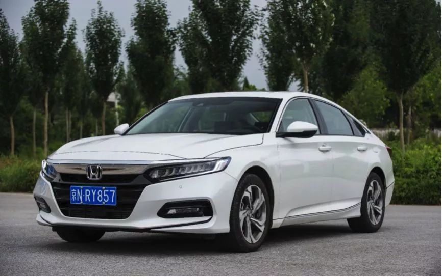 九代半的雅阁好还是十代雅阁好,雅阁十代评价